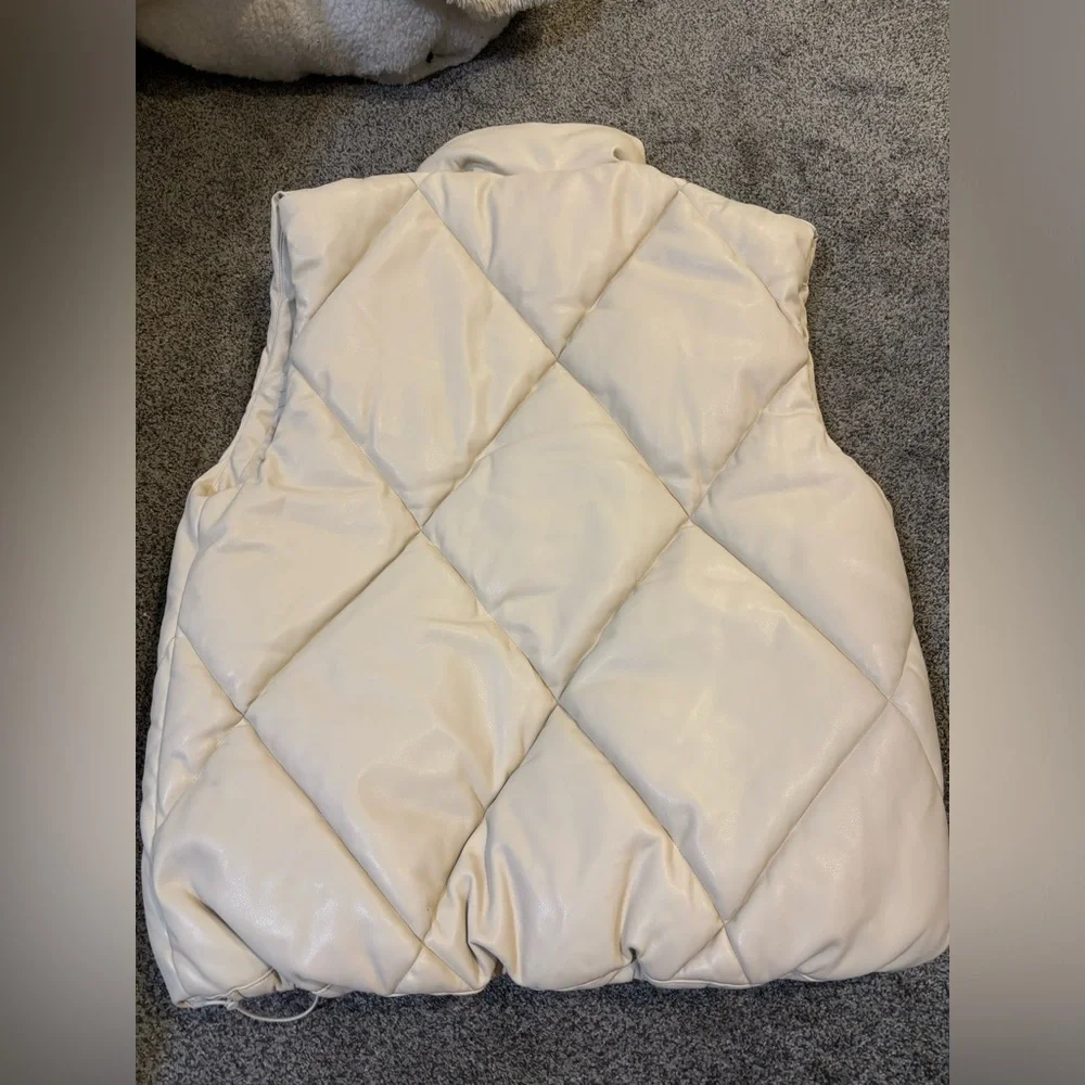 Abercrombie Oversized Puffer Vest